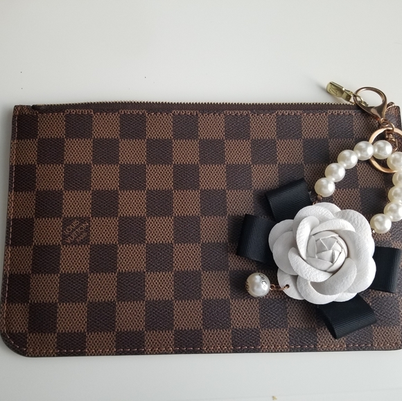 LOUIS VUITTON Neverfull Pouch GM Damier Ebene Print - Picture 11 of 16